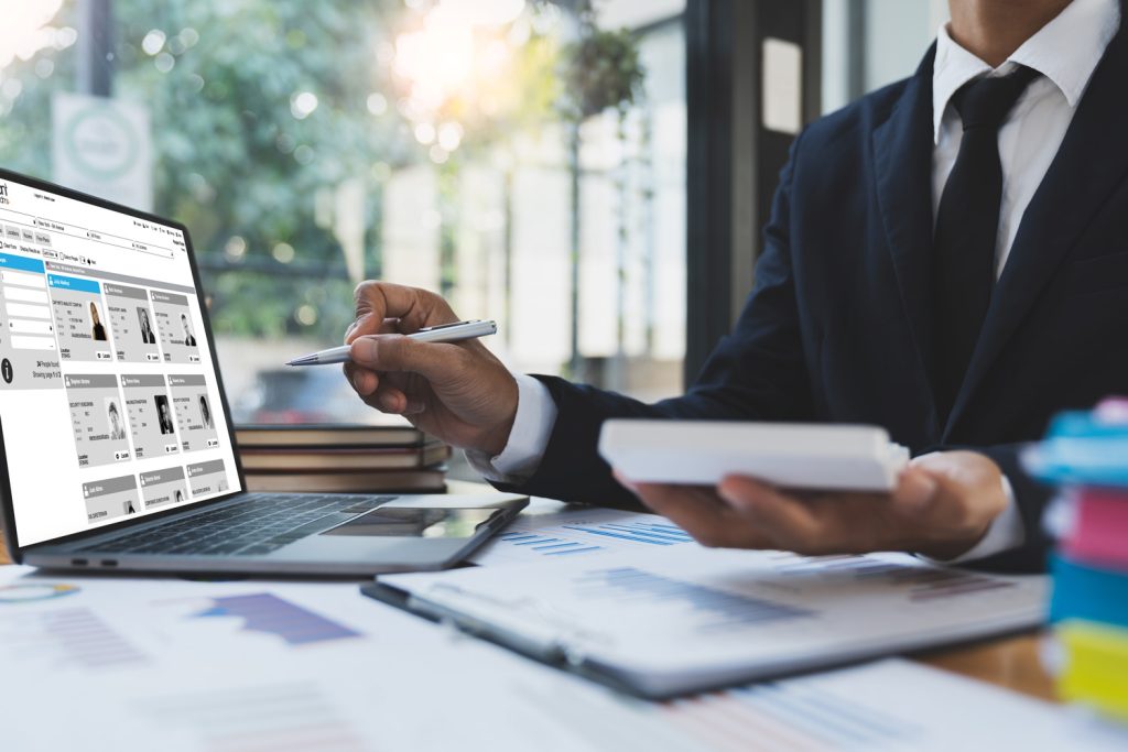 Man using Accordant space management software on a laptop